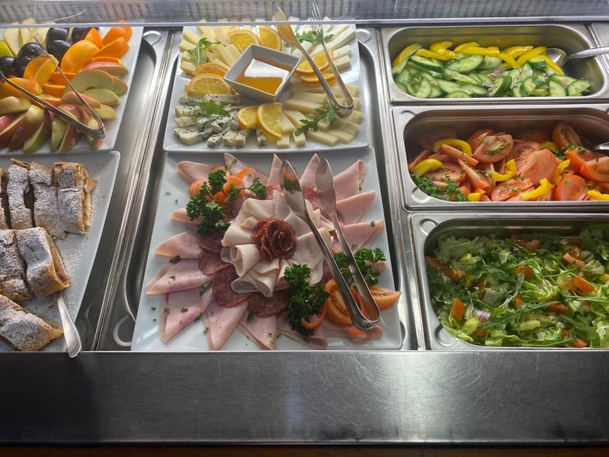 Prague: 2-Hour Historic Boat Cruise with Delicious Lunch - Key points to know before booking