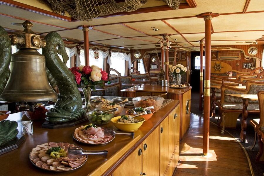 Prague: 2-Hour Lunch Cruise on the Vltava River - What the two-hour route gives you