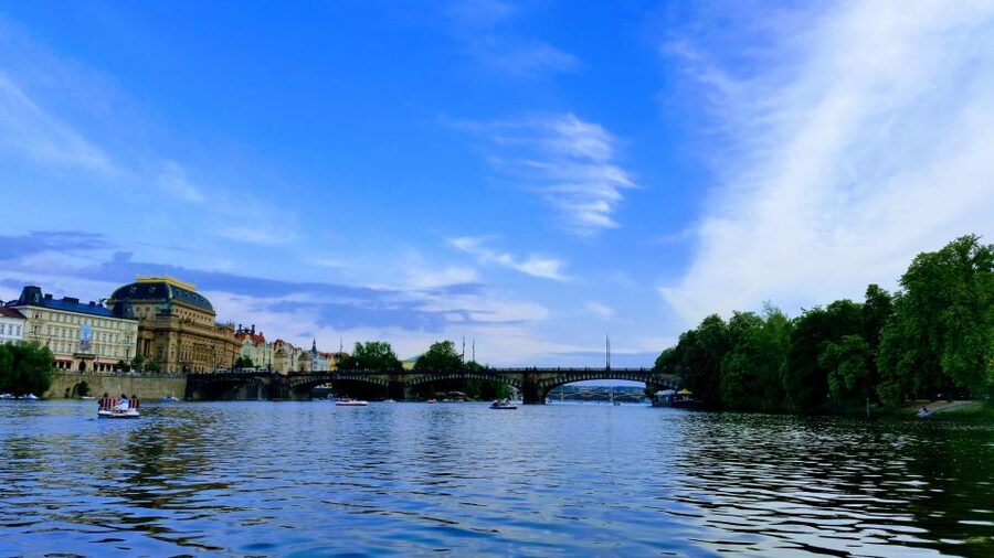 Prague: 2-Hour Lunch Cruise on the Vltava River - Who will enjoy this cruise most?