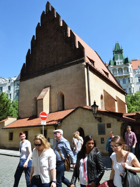 Prague: 2-Hour Old Town and Jewish Ghetto Walking Tour - Entering Josefov, Prague’s former Jewish Ghetto