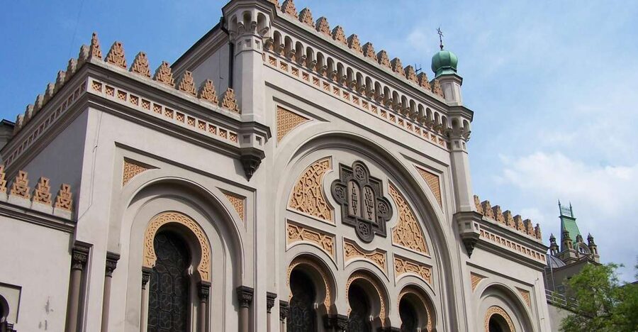 Prague: 2-Hour Old Town and Jewish Ghetto Walking Tour - The synagogues and what you can learn outside