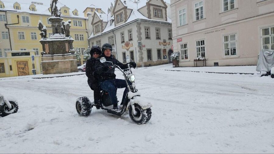 Prague: 2-Hour Trike Live Guided Tour of Old Town - Guide style and group choices
