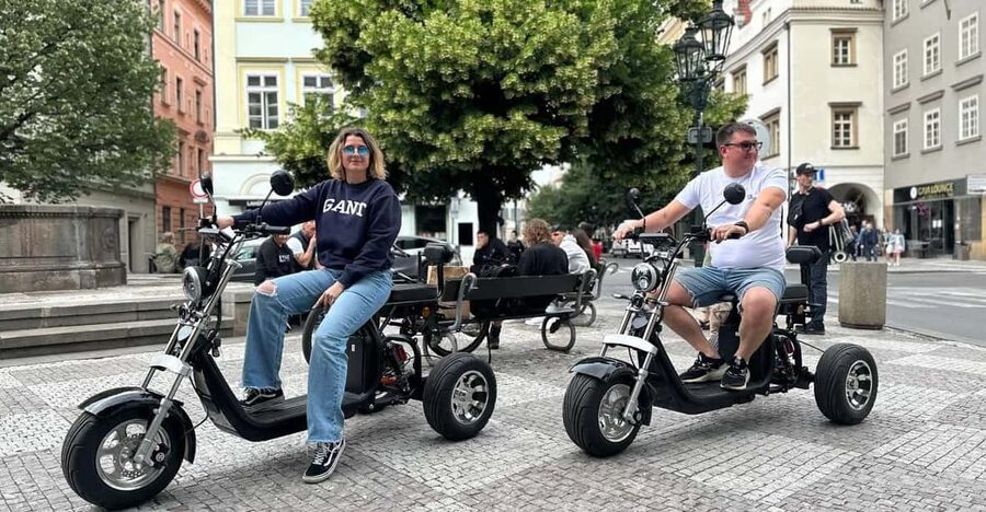 Prague: 2 hours FUN TRIKE tour in Prague with guide - Old Town streets by e-trike
