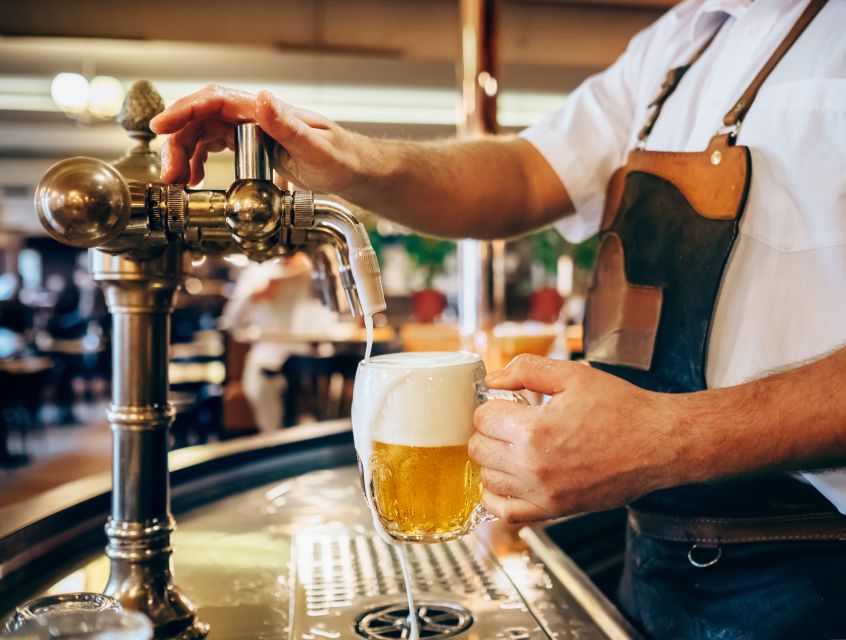 Prague: 3-Hour Beer Tour and Traditional Czech Dinner - What the guide adds to the evening