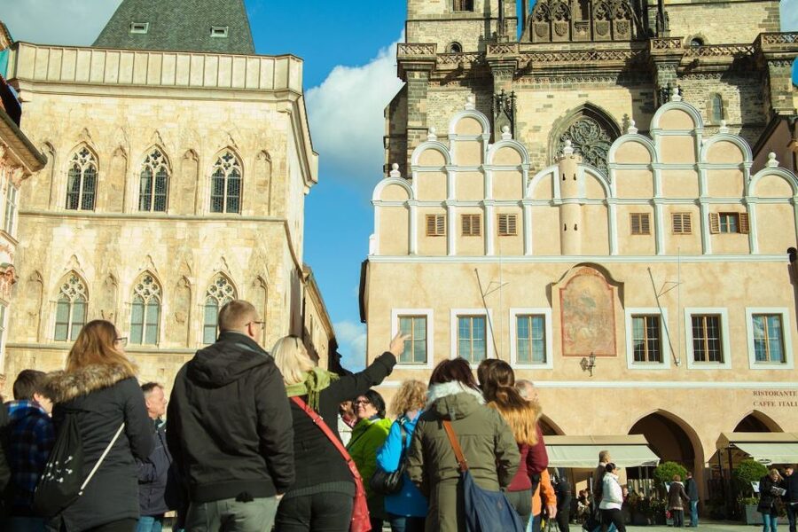 Prague: 3-Hour Old Town and Prague Castle Tour in German - The Astronomical Clock and Old Town streets