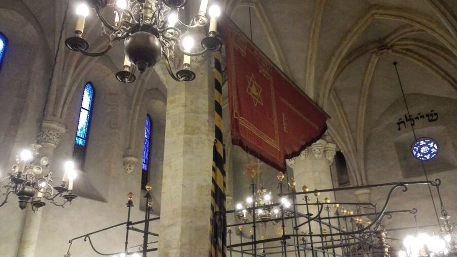 Prague: 3-Hour Private Jewish Quarter Tour - Spanish Synagogue: a change of mood and design