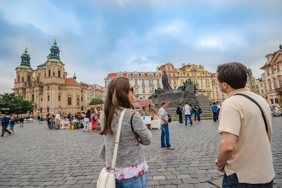 Prague: 3-Hour Walking Tour of Old Town & Prague Castle - Starting near the Astronomical Clock