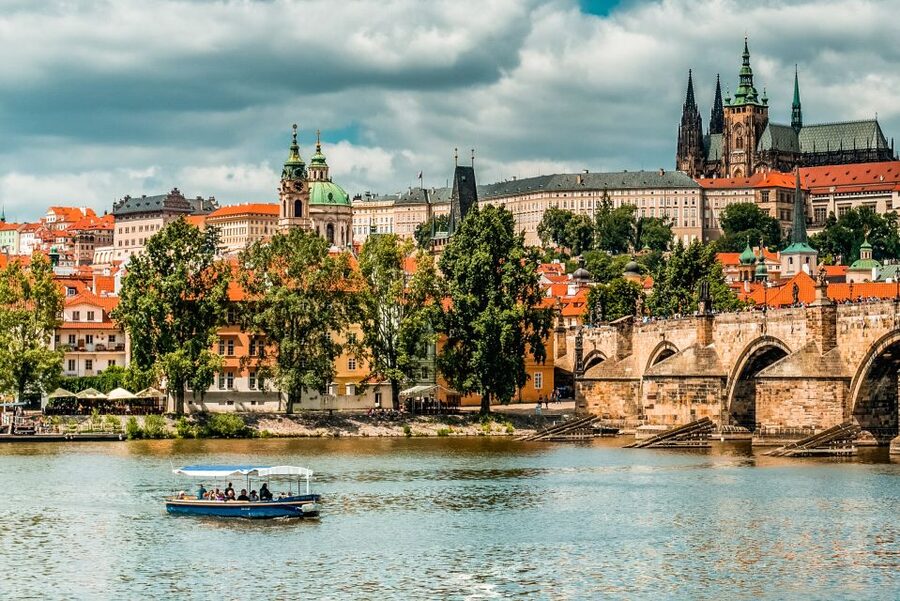 Prague: 45-Minute Sightseeing Cruise to Devil's Channel - Why the Devil’s Channel is worth your time
