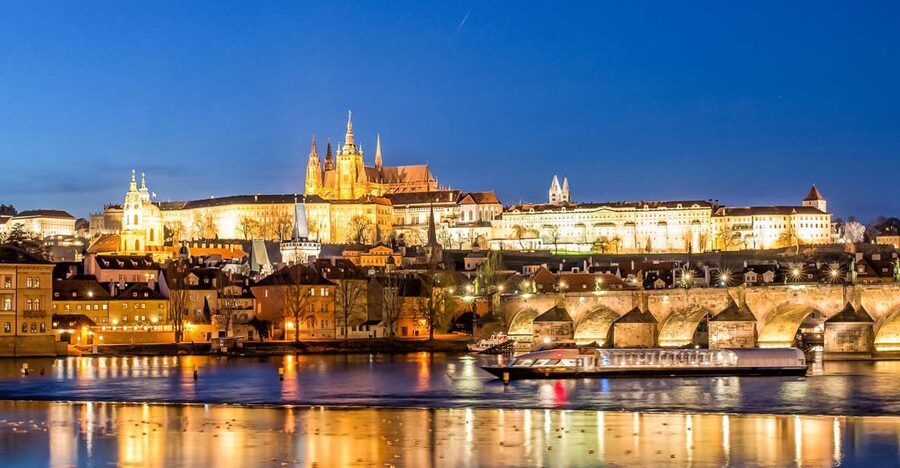 Prague: 50-Minute Sightseeing Evening Cruise - Prague by river, with the city lights switched on