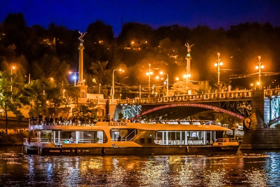 Prague: 50-Minute Sightseeing Evening Cruise - Štvanice Island and the return to Pier 4