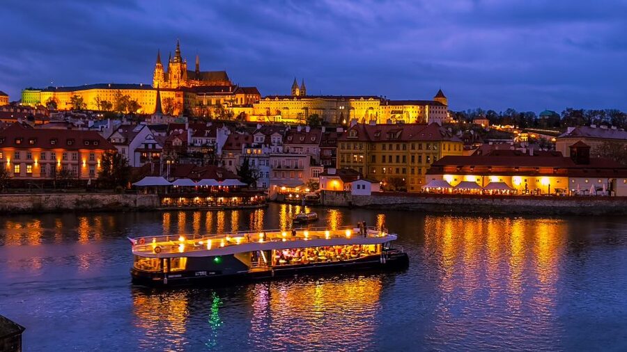 Prague: 50-Minute Sightseeing Evening Cruise - Comfort, food, and the real value of $21