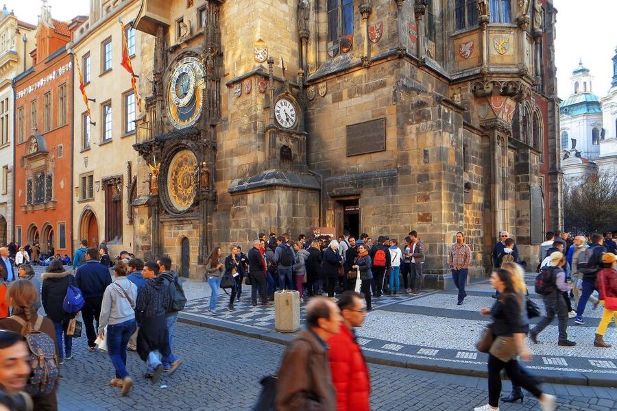 Prague: 6-Hour City Tour including Cruise and Lunch - Key points to know before booking