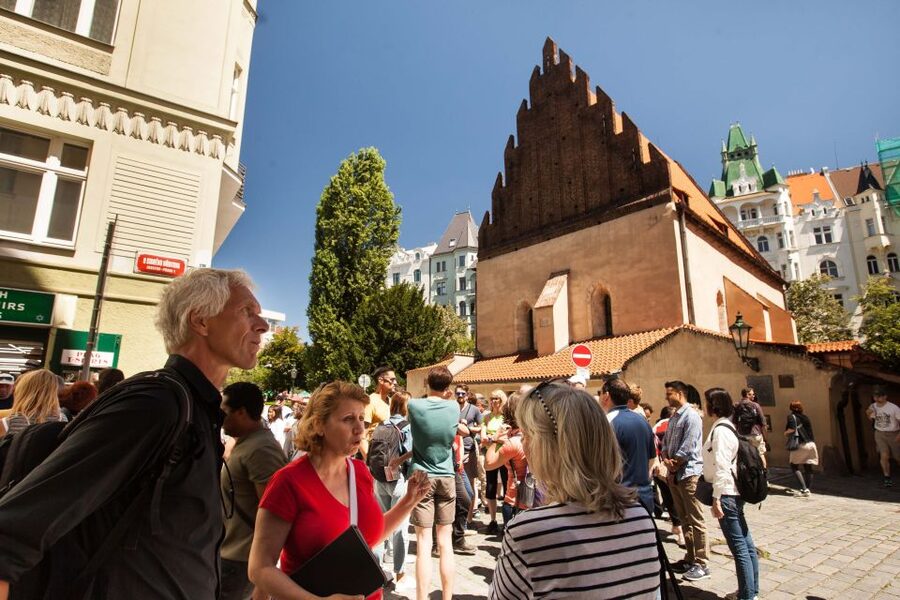 Prague: 6-Hour City Tour including Cruise and Lunch - Old Town Square and Prague’s remarkable collection of facades