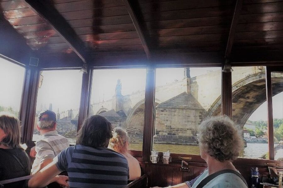 Prague: 6-Hour Tour with River Boat Cruise and Lunch - Starting near Old Town Square