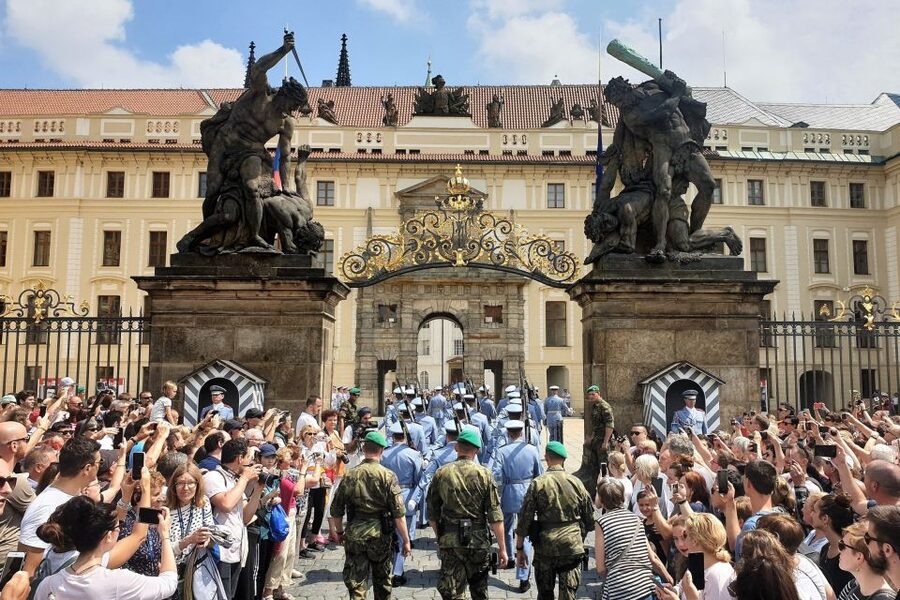 Prague: 6-Hour Tour with River Boat Cruise and Lunch - Who will get the most from this six-hour route