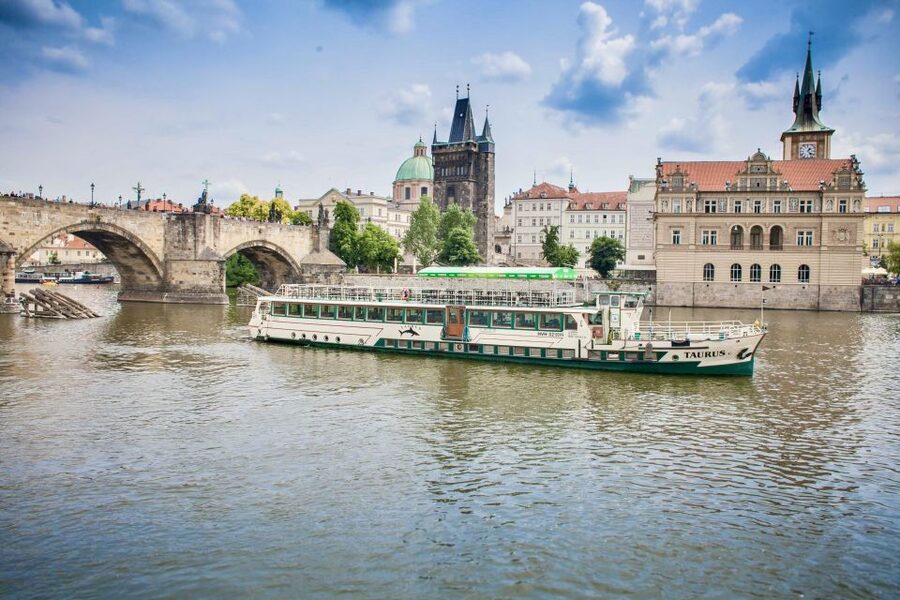 Prague: Afternoon Beer Cruise with Drinks Included - Štvanice Island and the return to the embankment