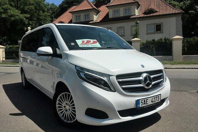PRAGUE AIRPORT - CITY TRANSFERS in Spanish - Who will get the most from this Prague transfer