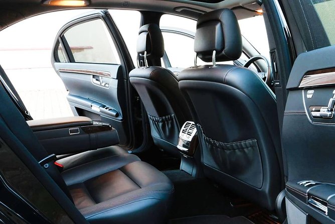 Prague airport luxury transfer by a Mercedes Benz S class - Key points to know before booking