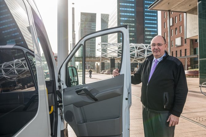 Prague Airport (PRG) Departure Transfer from Prague City - Meeting your driver at your Prague address