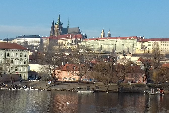 Prague Airport Private Arrival Transfer - Comfort, luggage, and the first hour in Prague
