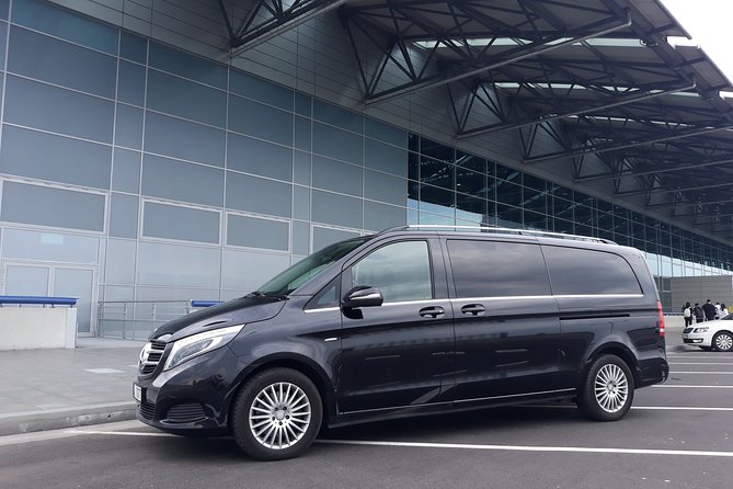 Prague Airport Private Arrival Transfer - Handling delays, cancellations, and difficult arrivals