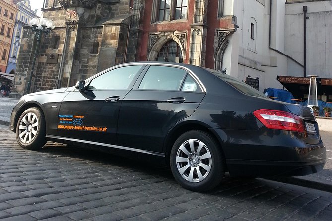 Prague Airport Private Departure Transfer - The airport arrival is direct and practical