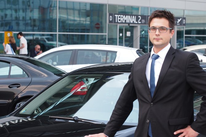 Prague Airport Shared Arrival Transfer - The optional 4-hour walking tour from Old Town Square