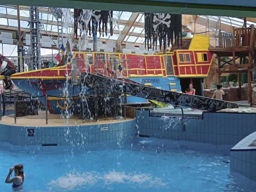 Prague: Aquapalace Indoor/Outdoor Water Park Ticket - Slides, wave pools, and the lazy river