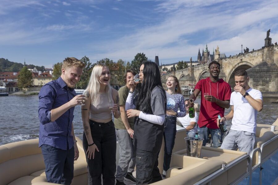 Prague: Beer Boat Tour - What the one-hour schedule really gives you