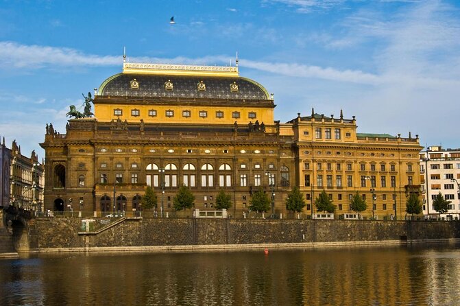 Prague Beer Tasting - 8 types of Czech beer included - Eight Czech beers, from old styles to fruit flavors