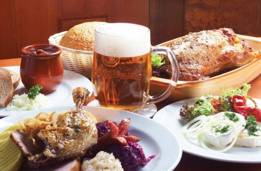 Prague: Beer Tasting and Brewery Tour - Brewing and food at Pivovarská restaurace Sladovna