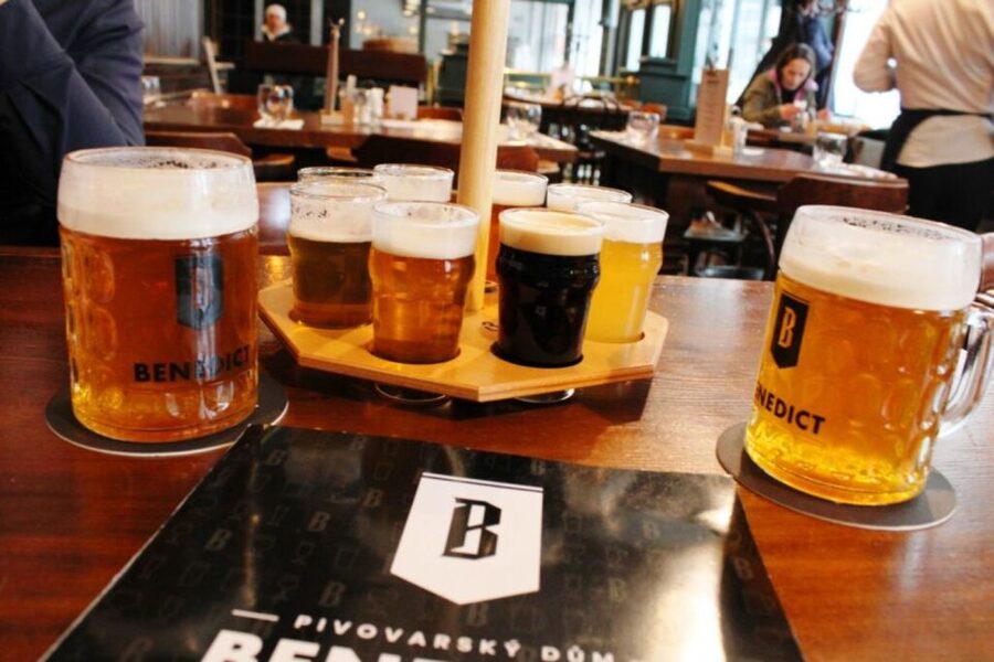 Prague: Beer Tasting and Brewery Tour - Choosing between eight beers and 10 beers with the brewery visit