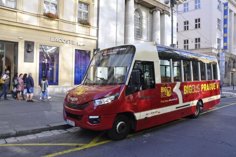Prague: Big Bus Hop-on Hop-off, Castle Tour and River Cruise - What the audio guide adds
