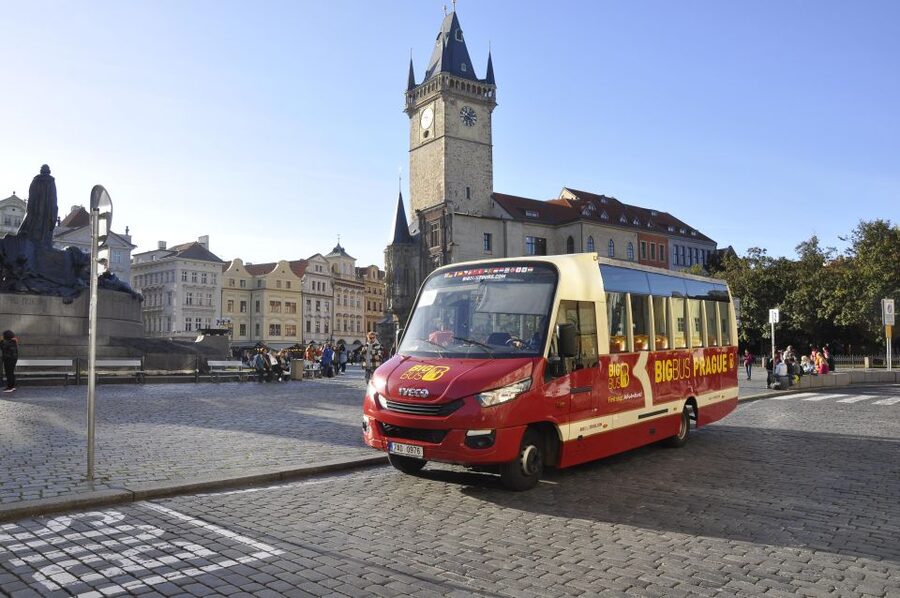 Prague: Big Bus Hop-on Hop-off, Castle Tour and River Cruise - Comfort, queues, and traffic