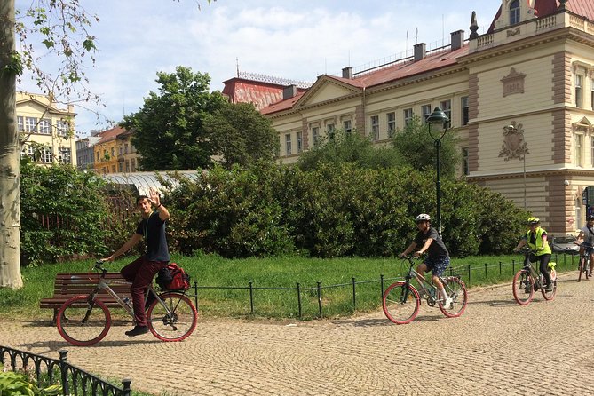 Prague Bike Tour - Stunning Viewpoints, Castle, City & Park - Petrin Park and the downhill section