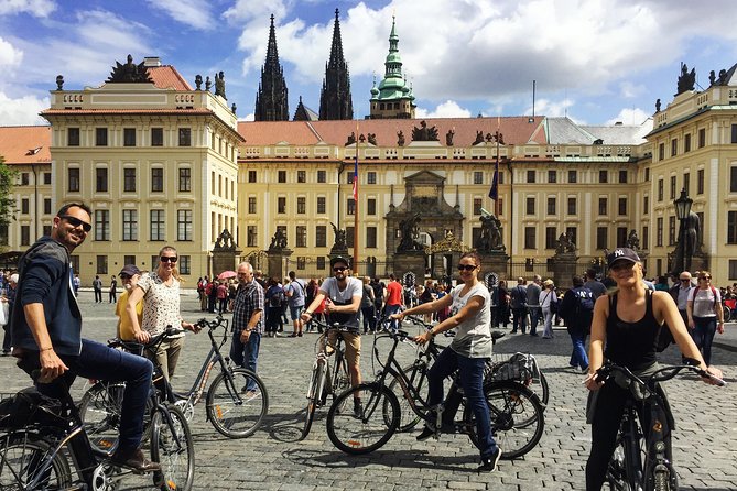 Prague Bike Tour - Stunning Viewpoints, Castle, City & Park - What the bikes and equipment add