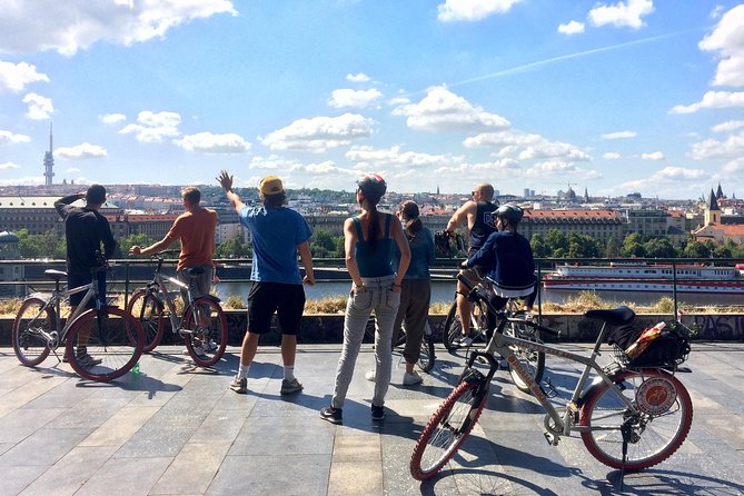 Prague Bike Tour - Stunning Viewpoints, Castle, City & Park - Guide quality and the feel of the ride