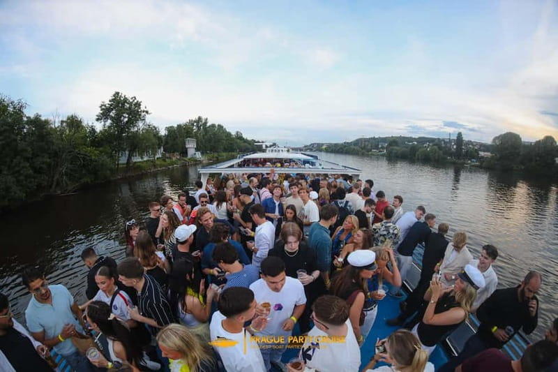 Prague : Boat Party with Afterparty at EPIC - Practical tips for a smoother night