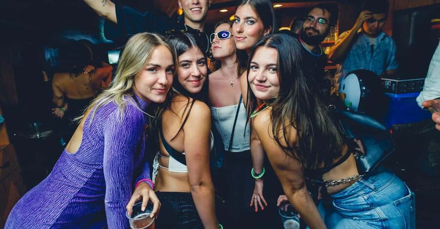 Prague: Boat Party with Unlimited Drinks & After Party Entry - What kind of night this really is