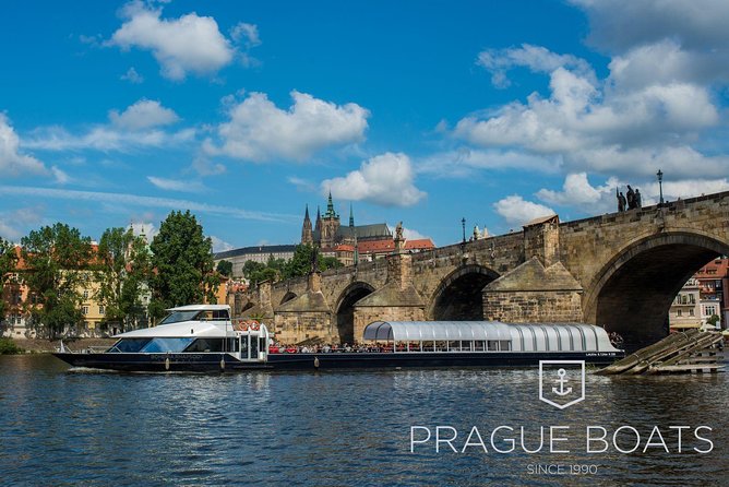 Prague Boats 2-hour Lunch Cruise - Live music, service, and the onboard mood