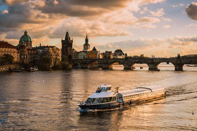 Prague Boats 3-hour Dinner Cruise - Boarding near Dvořákovo nábřeží at 7 p.m.