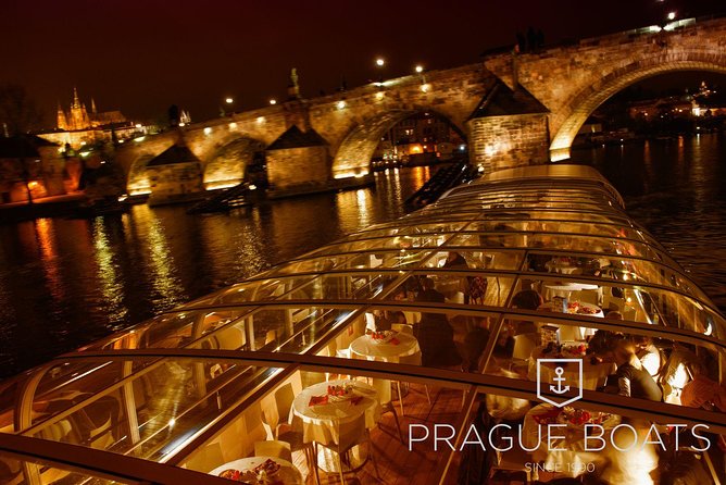 Prague Boats 3-hour Dinner Cruise - Live music and the evening mood