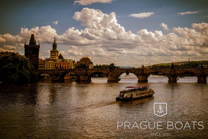 PRAGUE BOATS: 50-Minute Sightseeing Cruise - Kampa Island and the Malá Strana riverbank