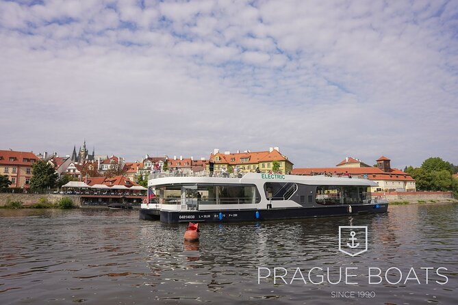 PRAGUE BOATS: 50-Minute Sightseeing Cruise - Inside or outside: choosing your seat