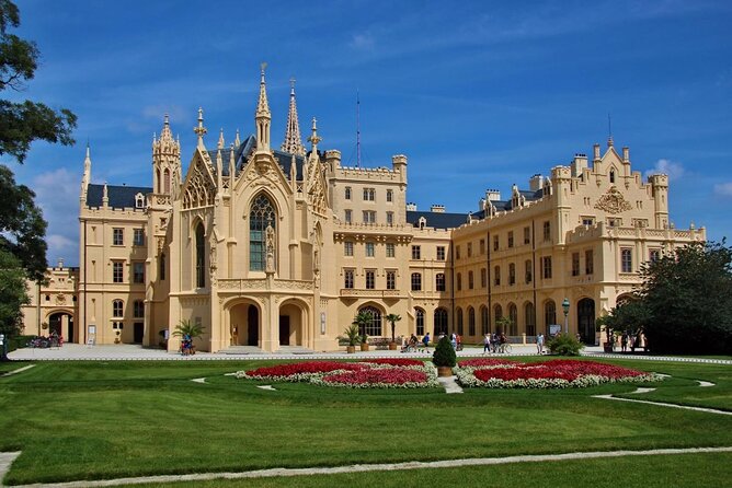 Prague-Budapest One-Way Sightseeing Day Tour - Why this Prague to Budapest route makes sense