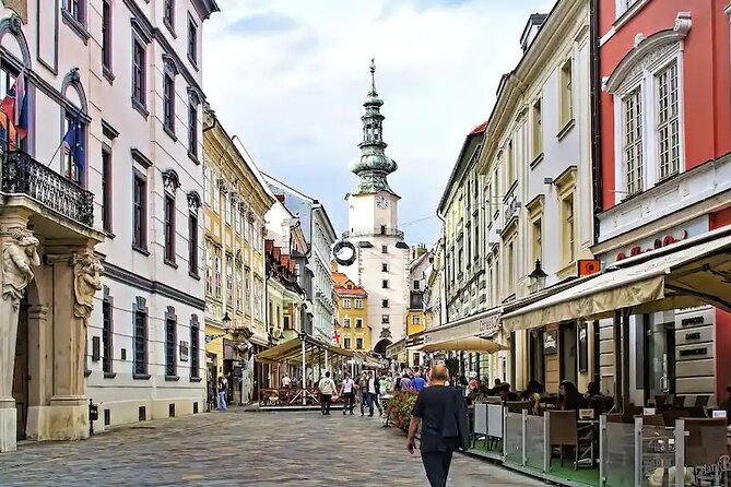 Prague-Budapest One-Way Sightseeing Day Tour - Booking details worth knowing