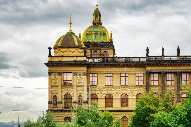 Prague: Bus Tour, Walking Tour, River Cruise and Lunch - How much walking should you expect?