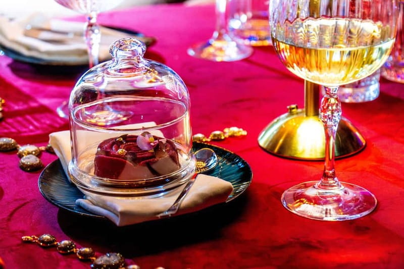 Prague: Cabaret Show at Medusa - Nightlife Prague - Practical plan for your night