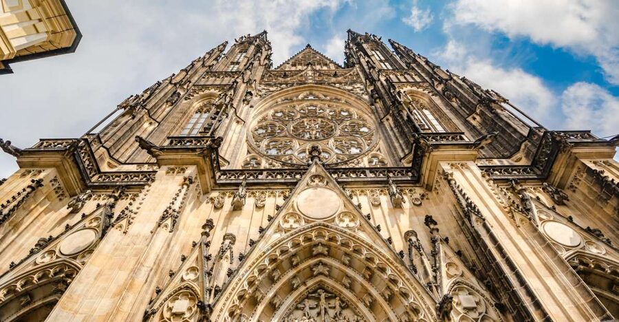 Prague Castle 2.5-Hour Tour Including Admission Ticket - Starting at Charles Bridge, Prague’s best introduction
