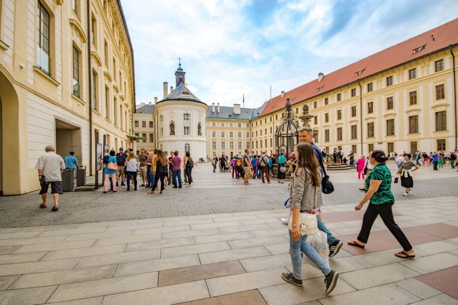 Prague Castle 2.5-Hour Tour Including Admission Ticket - Who should choose this castle tour?